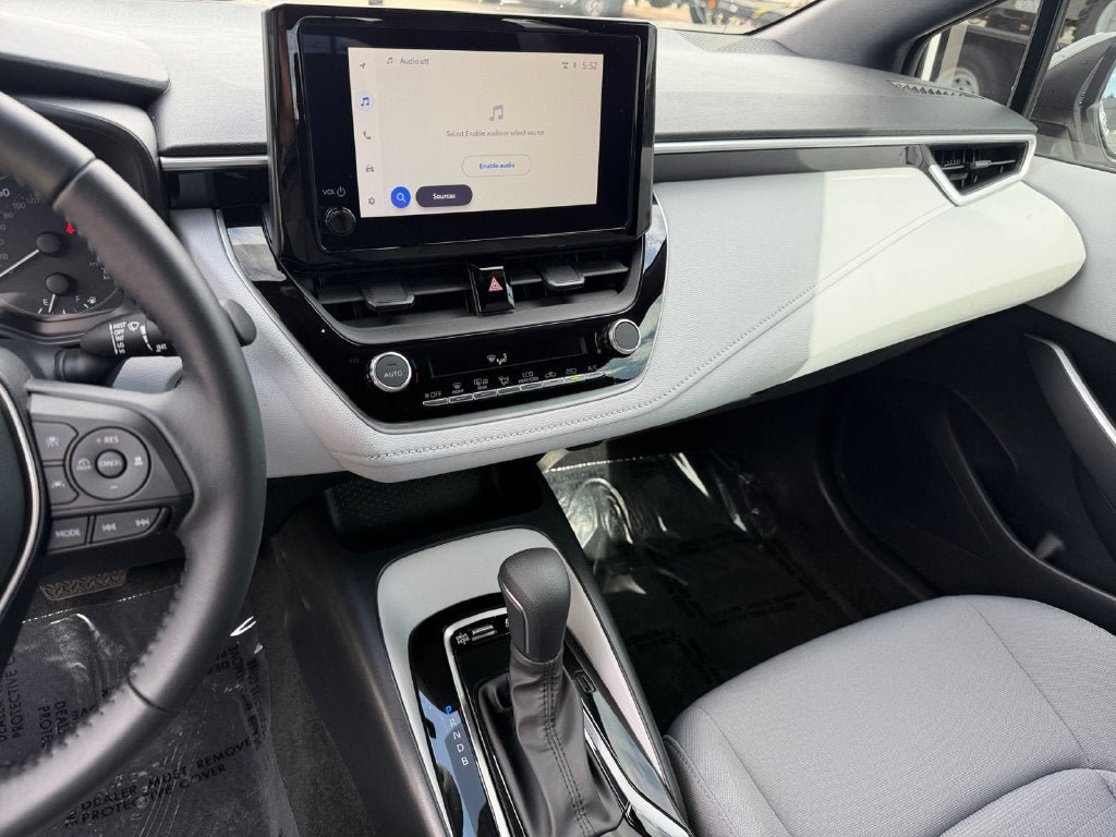 Used 2025 Toyota Corolla SE w/ Carpet Mat Package (TMS) FWD image 18
