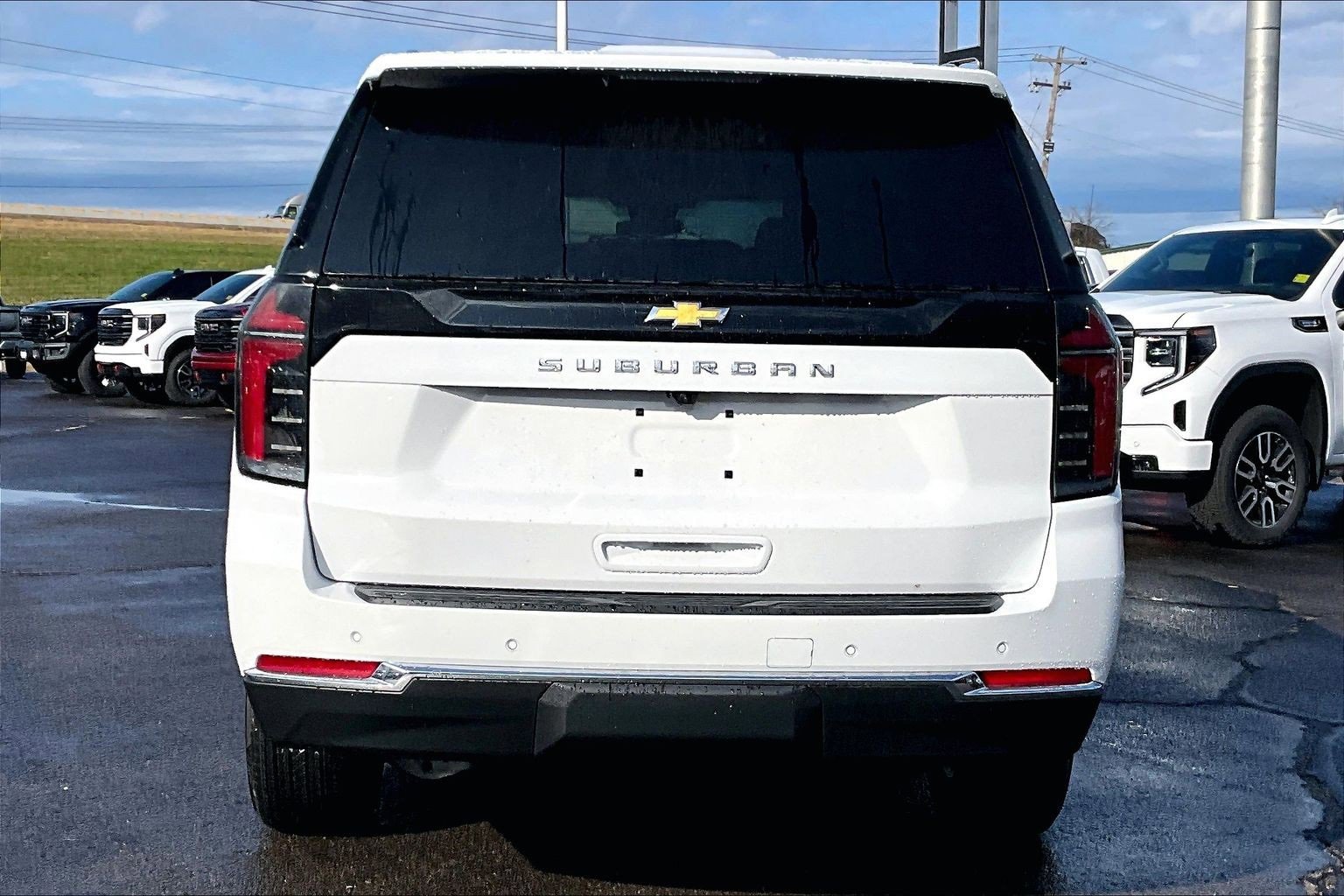 New 2026 Chevrolet Suburban LS image 4