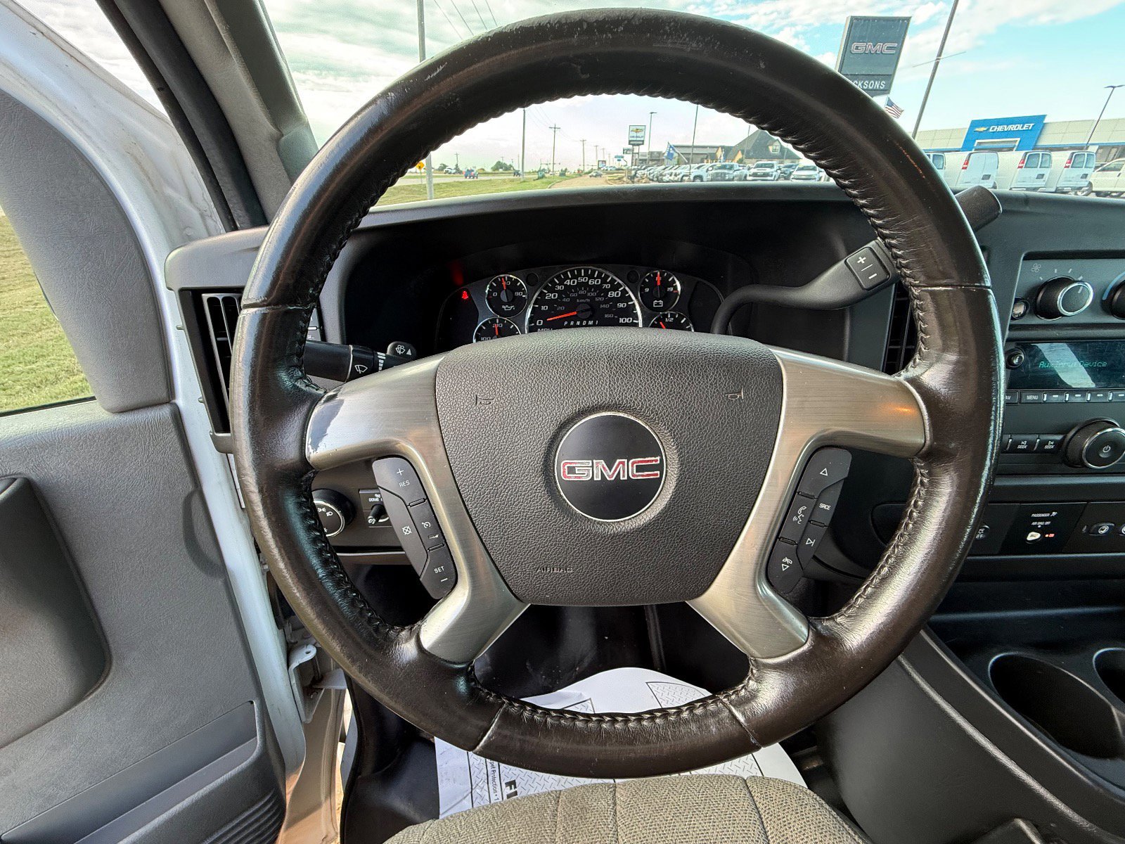 Used 2016 GMC Savana 2500 image 17