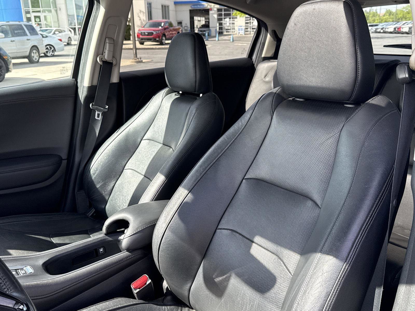 Used 2019 Honda HR-V Touring image 14