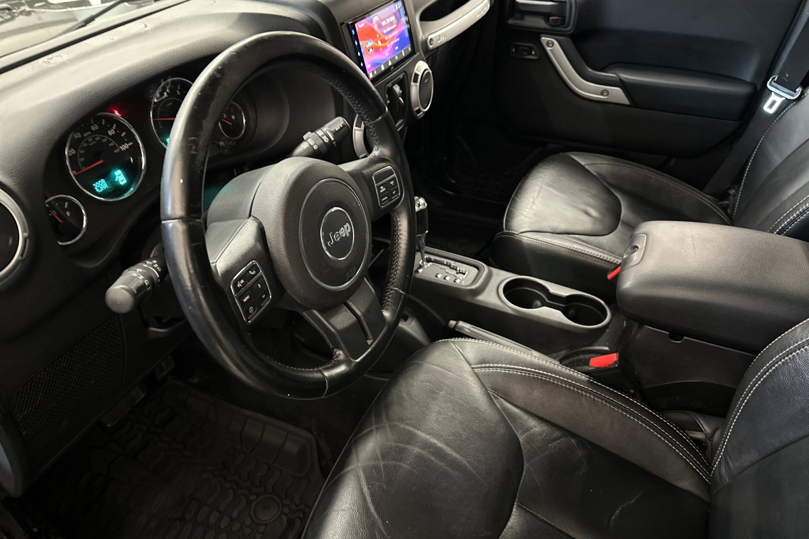 Used 2014 Jeep Wrangler Unlimited Sahara w/ Connectivity Group image 5