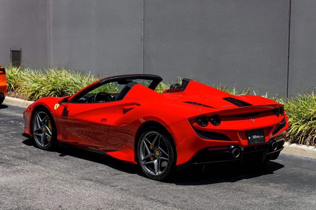 Used 2021 Ferrari F8 Spider RWD image 3