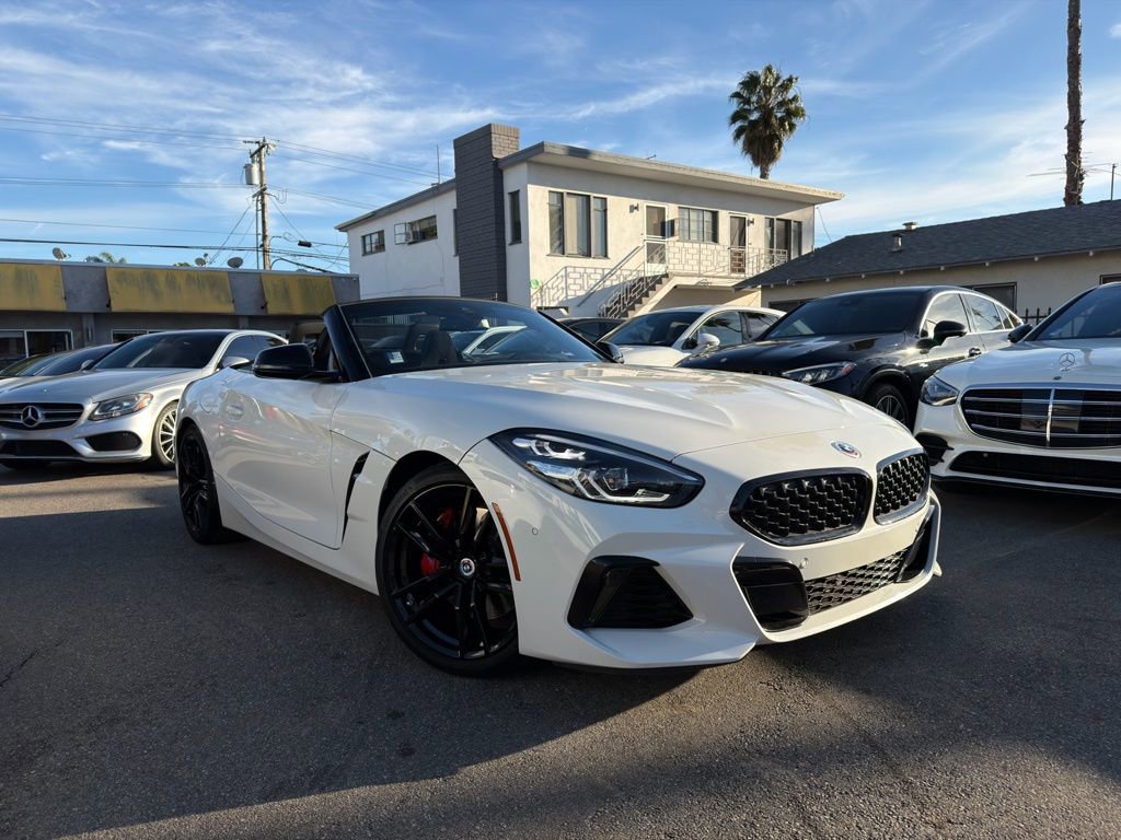 Used 2022 BMW Z4 M40i w/ Premium Package image 3