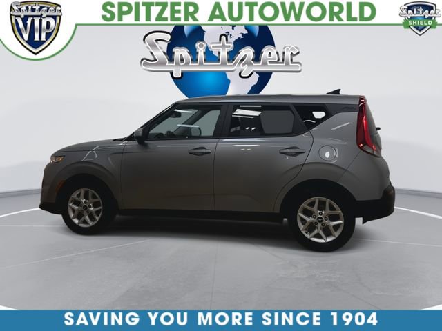 Certified 2022 Kia Soul LX w/ Technology Package image 3