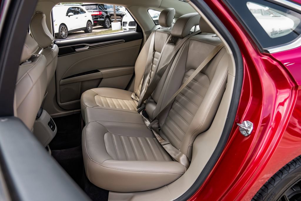 Used 2017 Ford Fusion SE FWD image 43