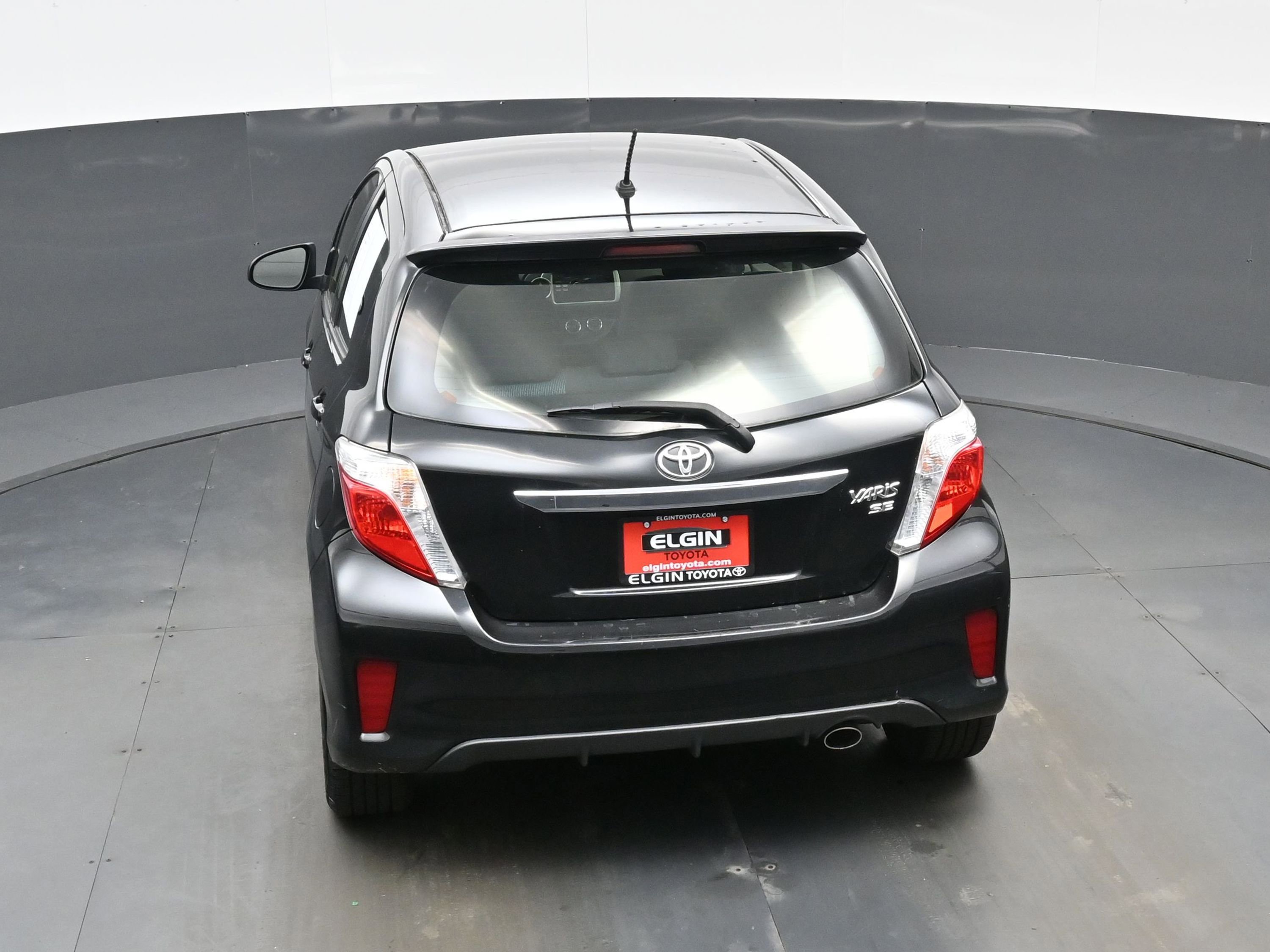 Used 2014 Toyota Yaris SE FWD image 35