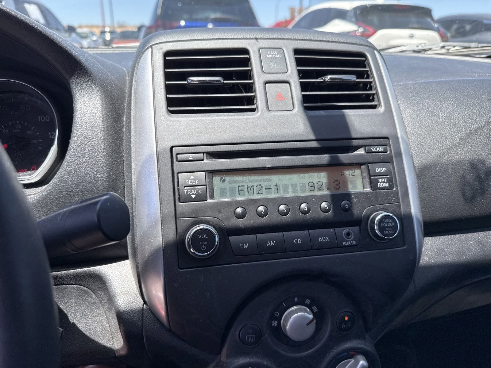 Used 2014 Nissan Versa SV w/ Convenience Package FWD image 2
