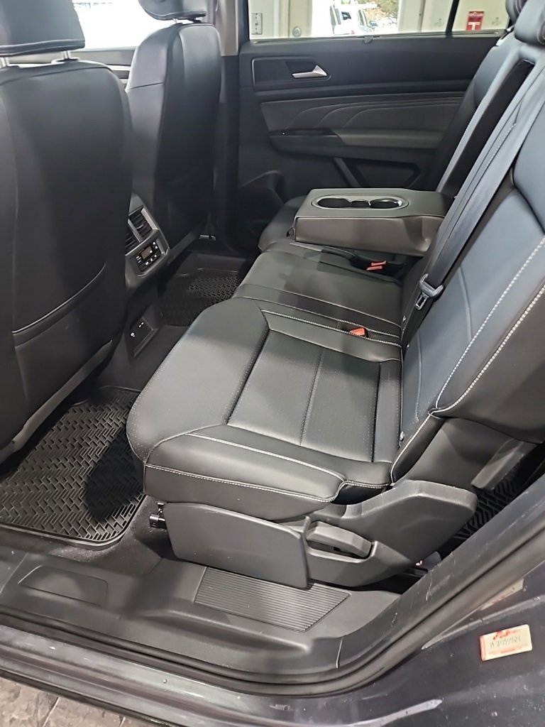 Used 2023 Volkswagen Atlas SE image 24