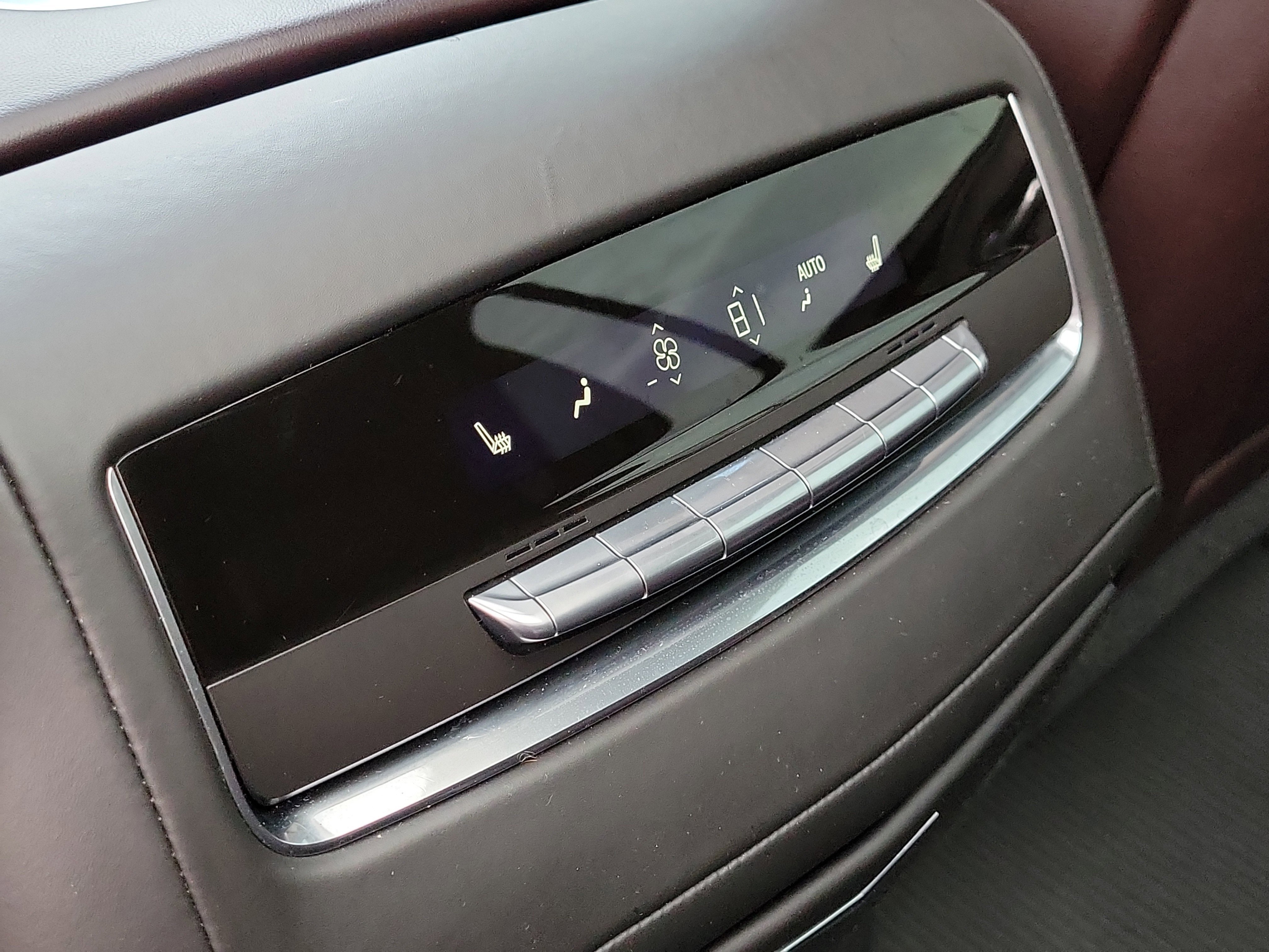 Used 2021 Cadillac Escalade ESV Sport Platinum image 13