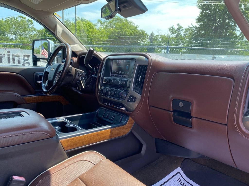 Used 2016 Chevrolet Silverado 2500 High Country w/ High Country Premium Package AWD/4WD image 20