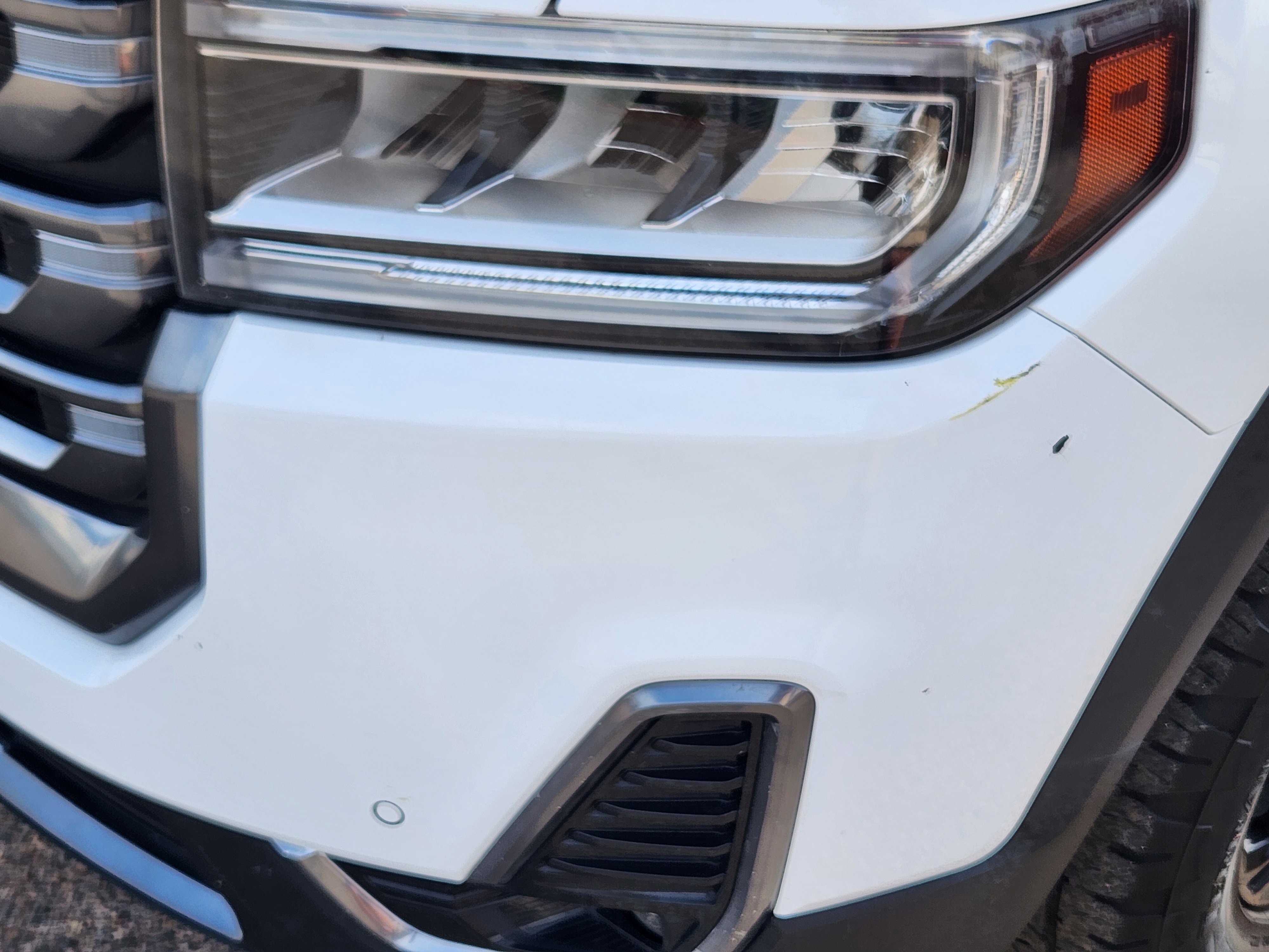 Used 2022 GMC Acadia AT4 w/ Technology Package image 5