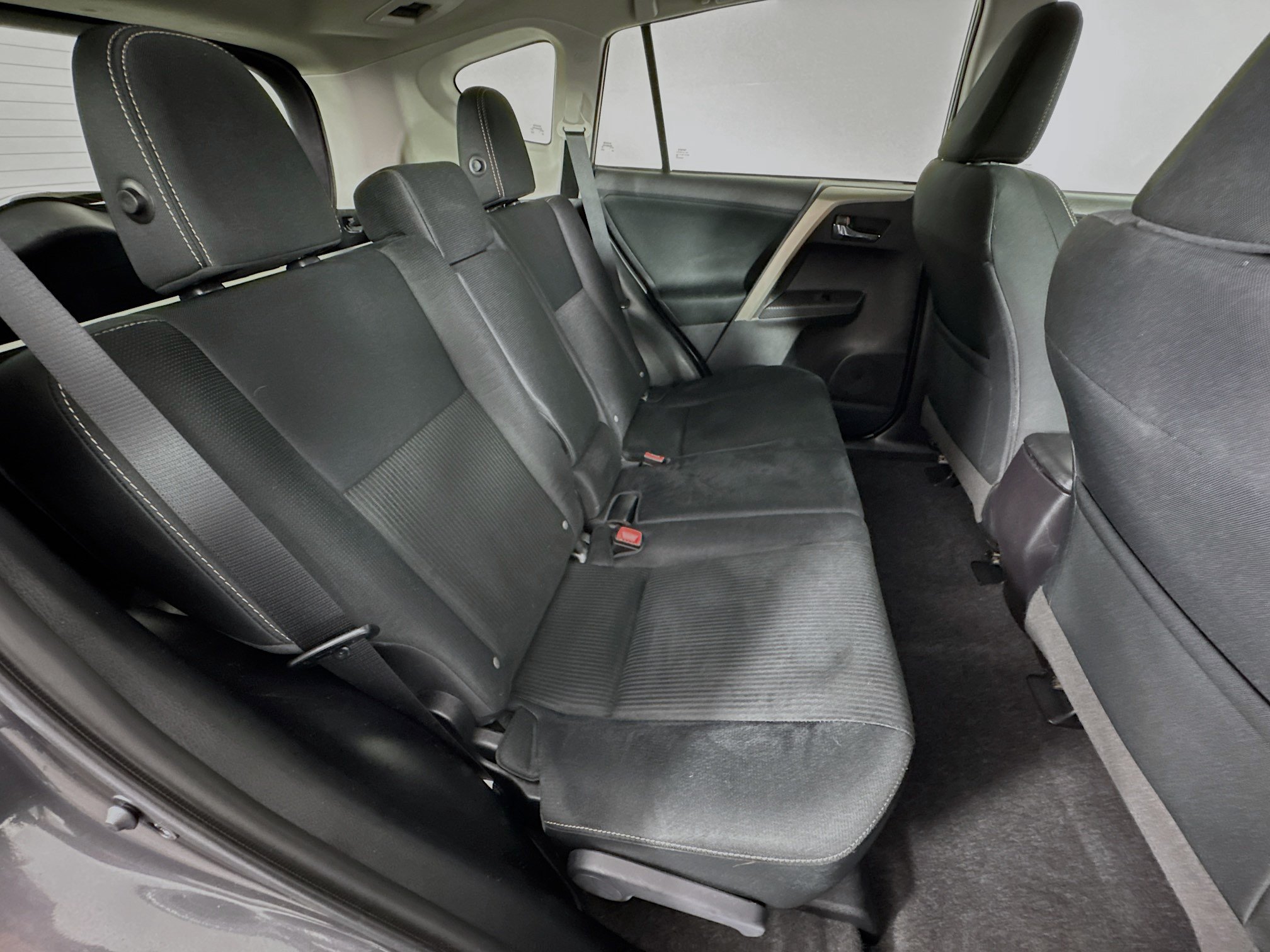 Used 2015 Toyota RAV4 XLE AWD/4WD image 25