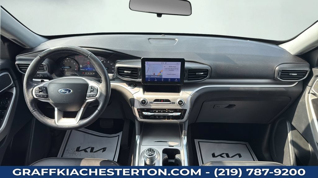 Used 2021 Ford Explorer XLT w/ Equipment Group 202A AWD/4WD image 17
