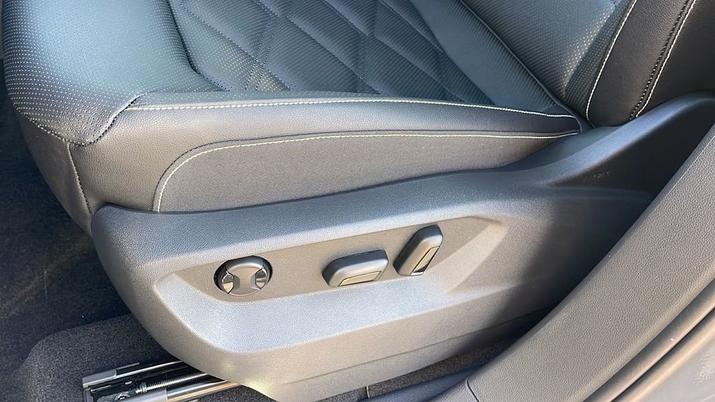 New 2026 Volkswagen Atlas SE FWD image 28