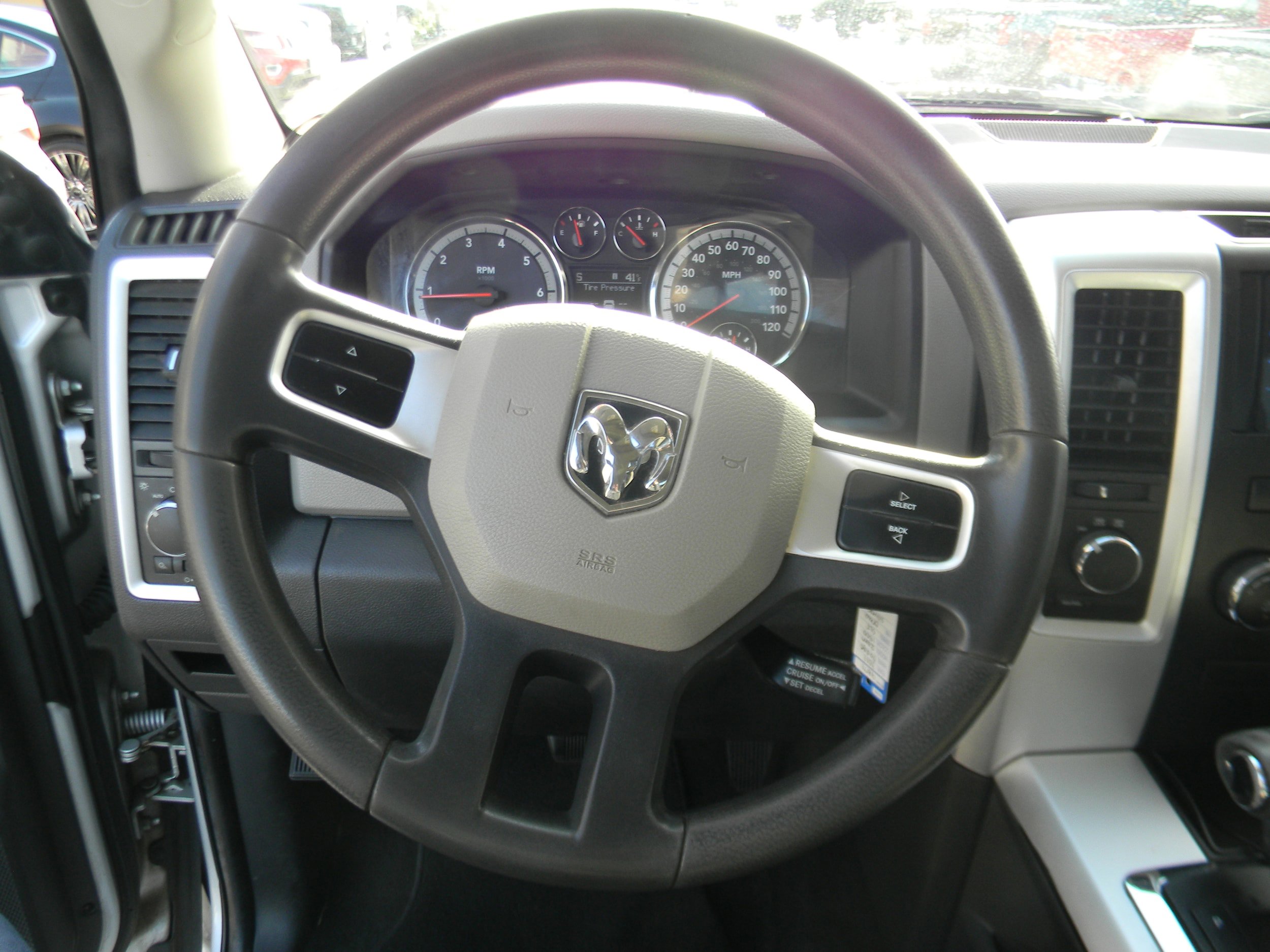 Used 2011 RAM 1500 Classic SLT w/ Remote Start & Security Group AWD/4WD image 8