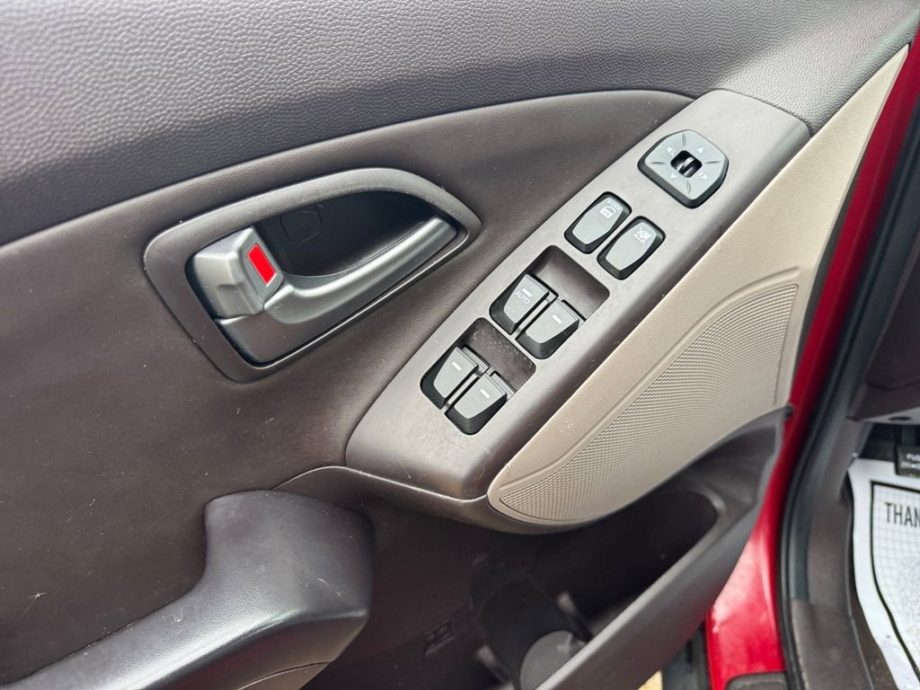 Used 2014 Hyundai Tucson SE image 35