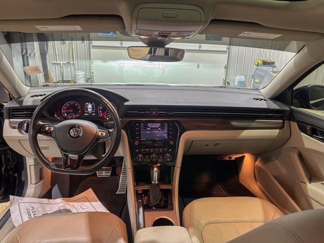 Used 2020 Volkswagen Passat 2.0T SEL image 19