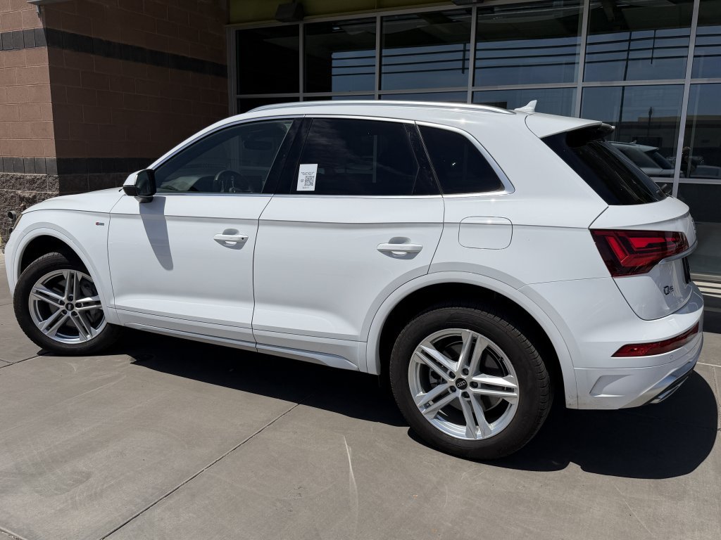 Used 2024 Audi Q5 e Premium w/ Convenience Package AWD/4WD image 5
