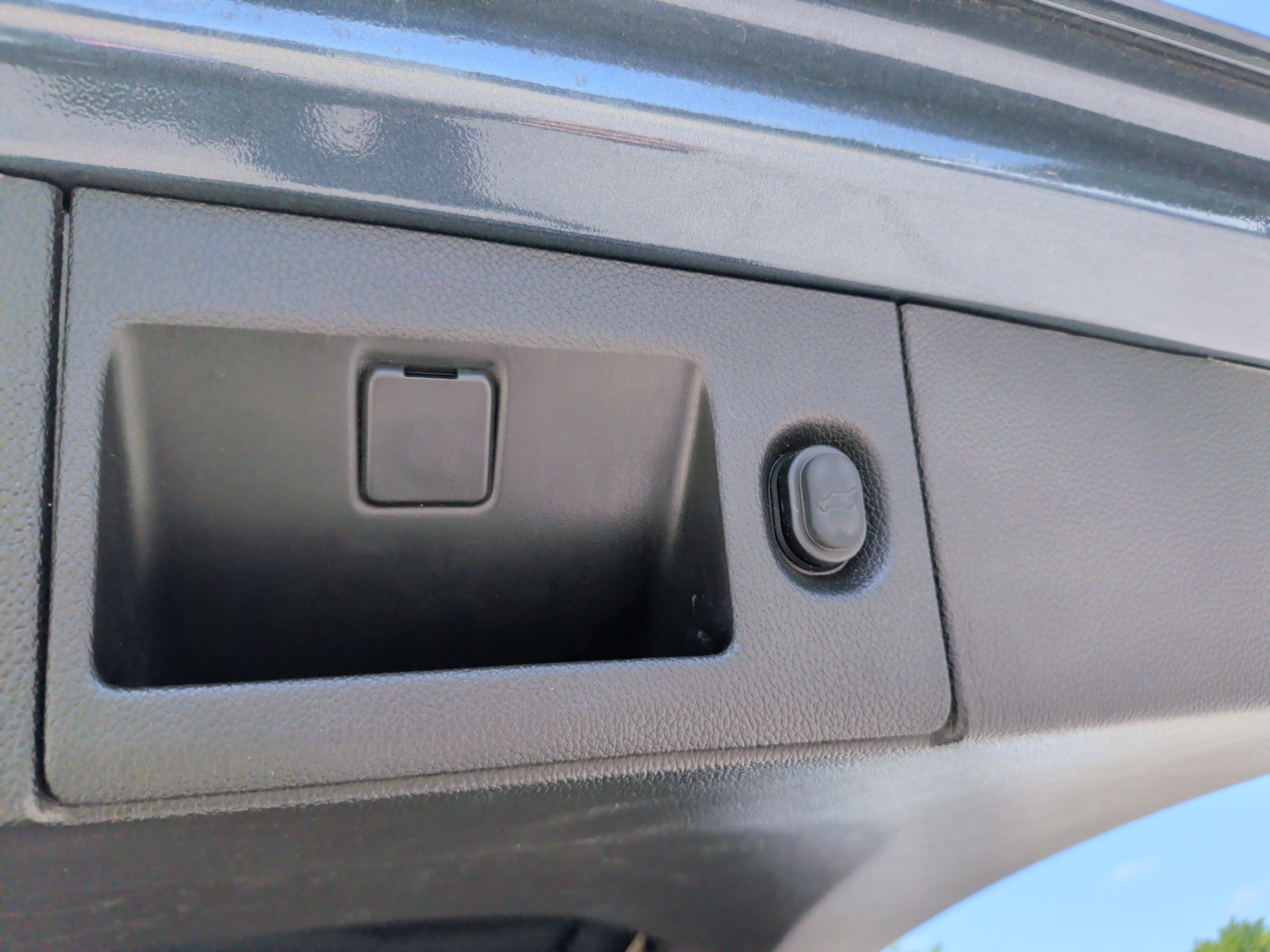 Used 2019 Chevrolet Tahoe Premier RWD image 43