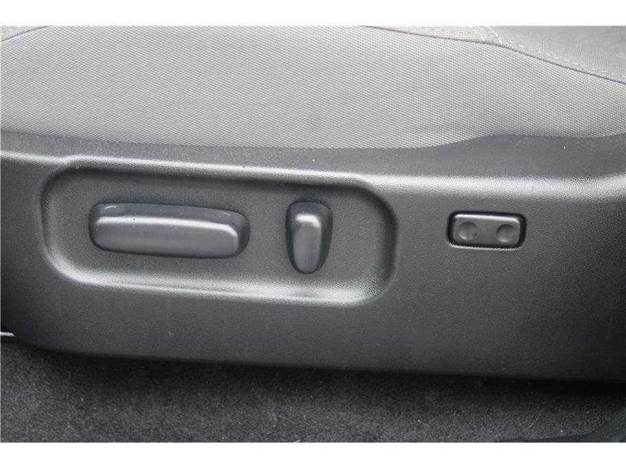 Used 2022 Toyota Tacoma SR5 w/ Technology Package AWD/4WD image 15