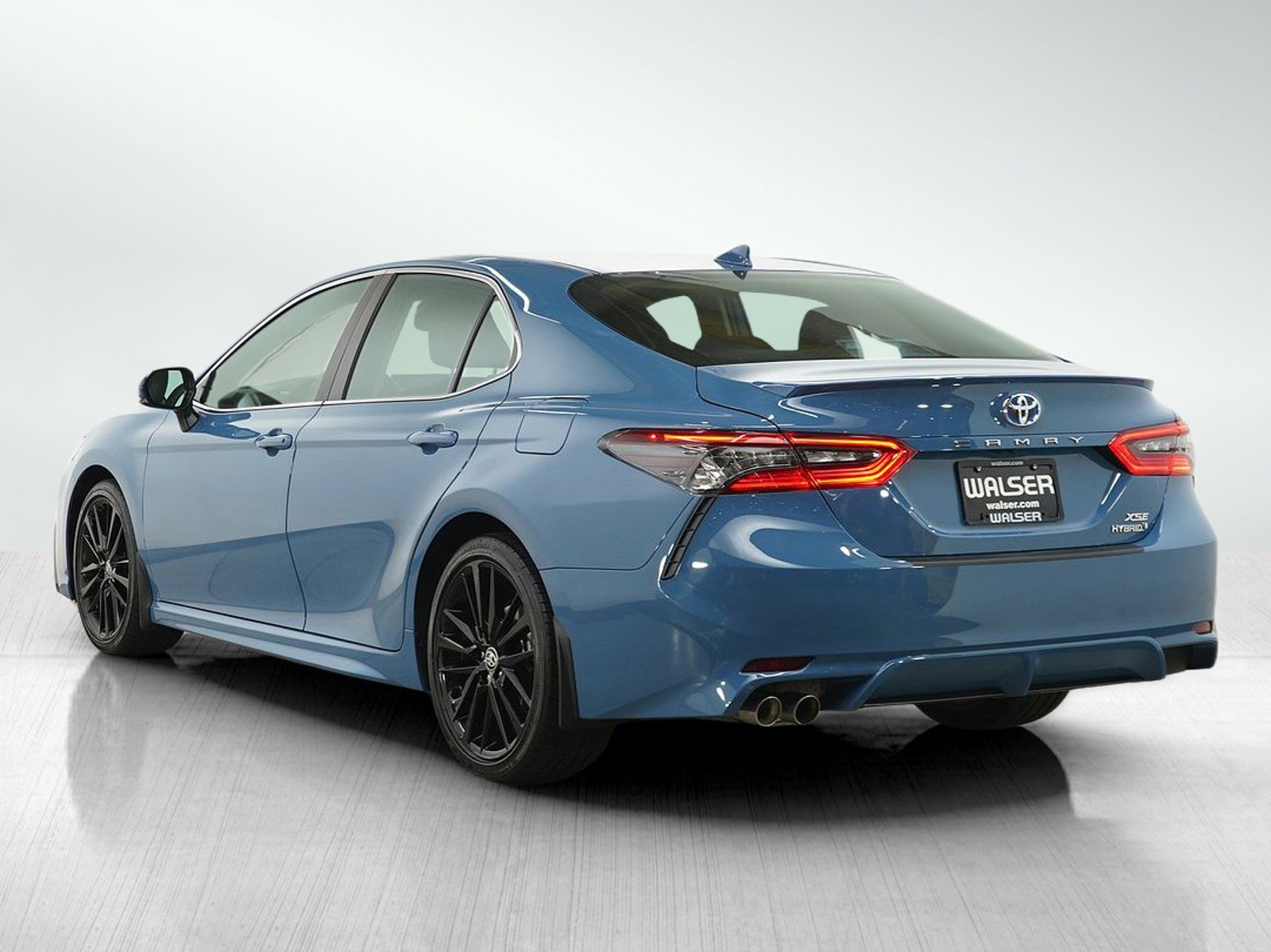 Used 2023 Toyota Camry XSE w/ Navigation Package FWD image 3