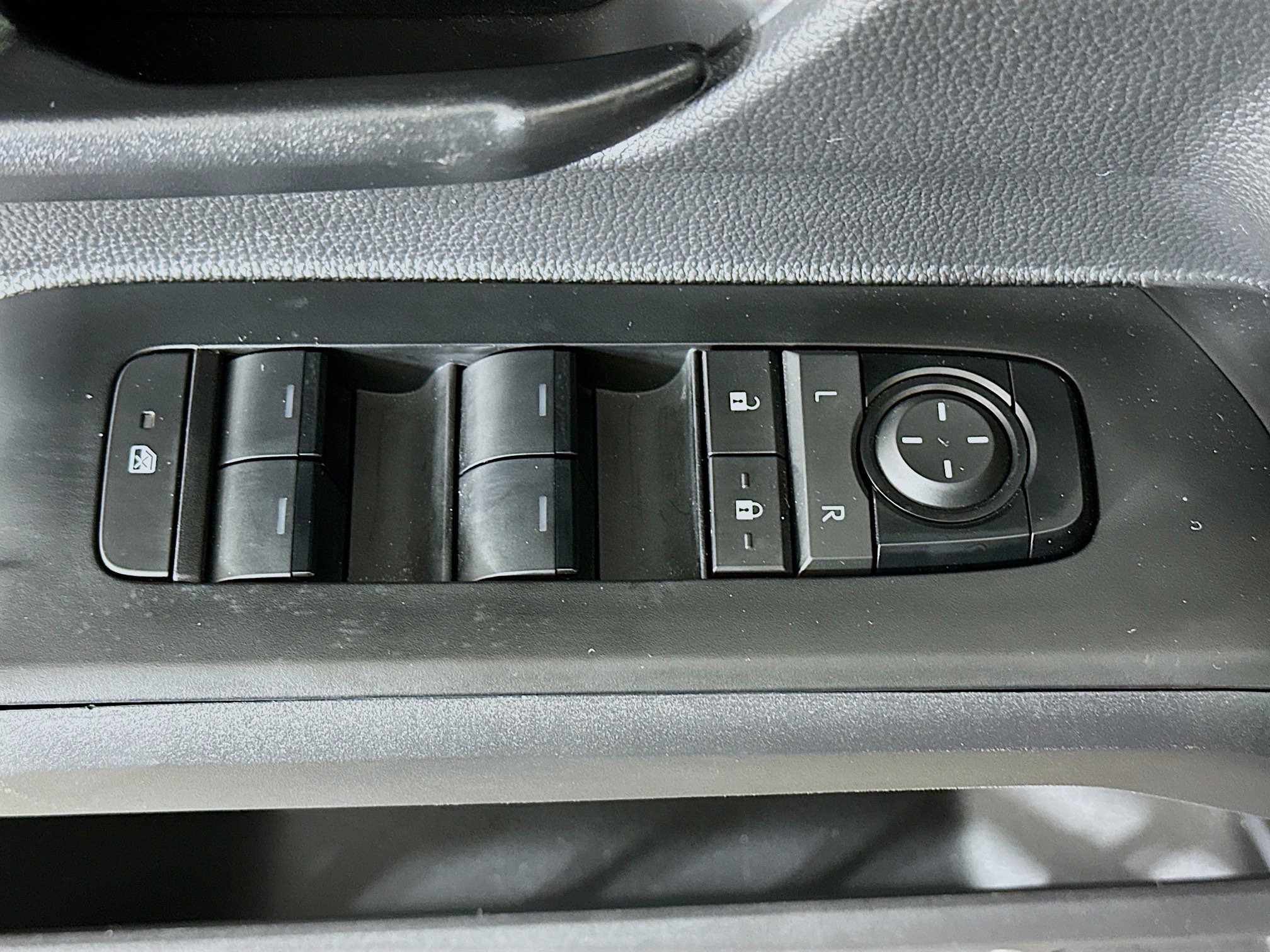 Used 2024 Toyota Tacoma SR5 image 15