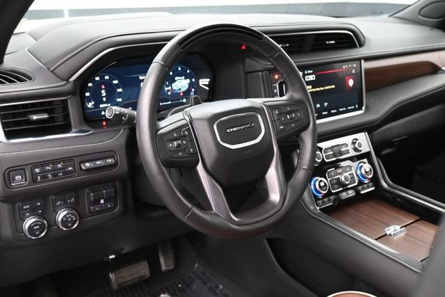 Used 2024 GMC Yukon Denali Ultimate AWD/4WD image 7