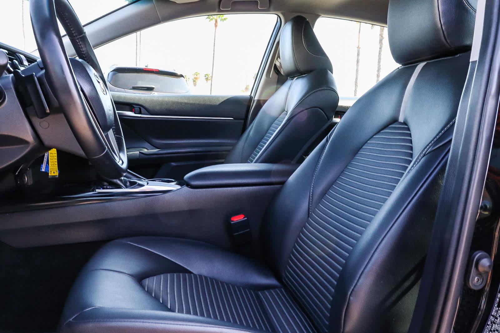 Used 2018 Toyota Camry SE FWD image 27