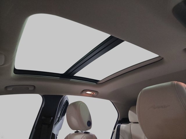 Used 2024 Buick Encore GX Avenir w/ Avenir Technology Package image 28