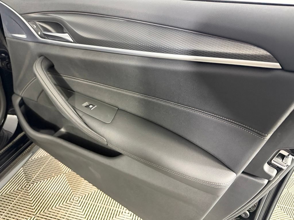 Used 2023 BMW 540i w/ M Sport Package RWD image 33