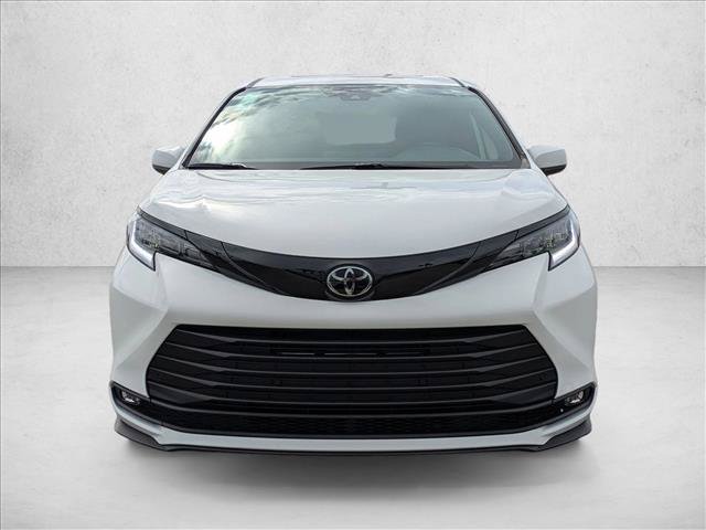 New 2026 Toyota Sienna XLE Woodland Edition AWD/4WD image 6