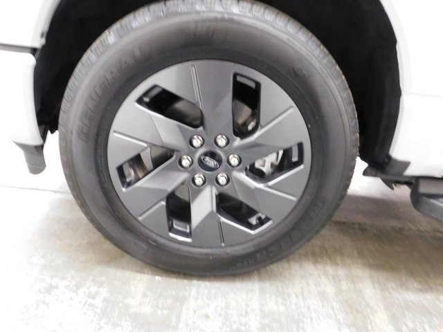 Used 2023 Ford F150 Lightning Lariat image 12