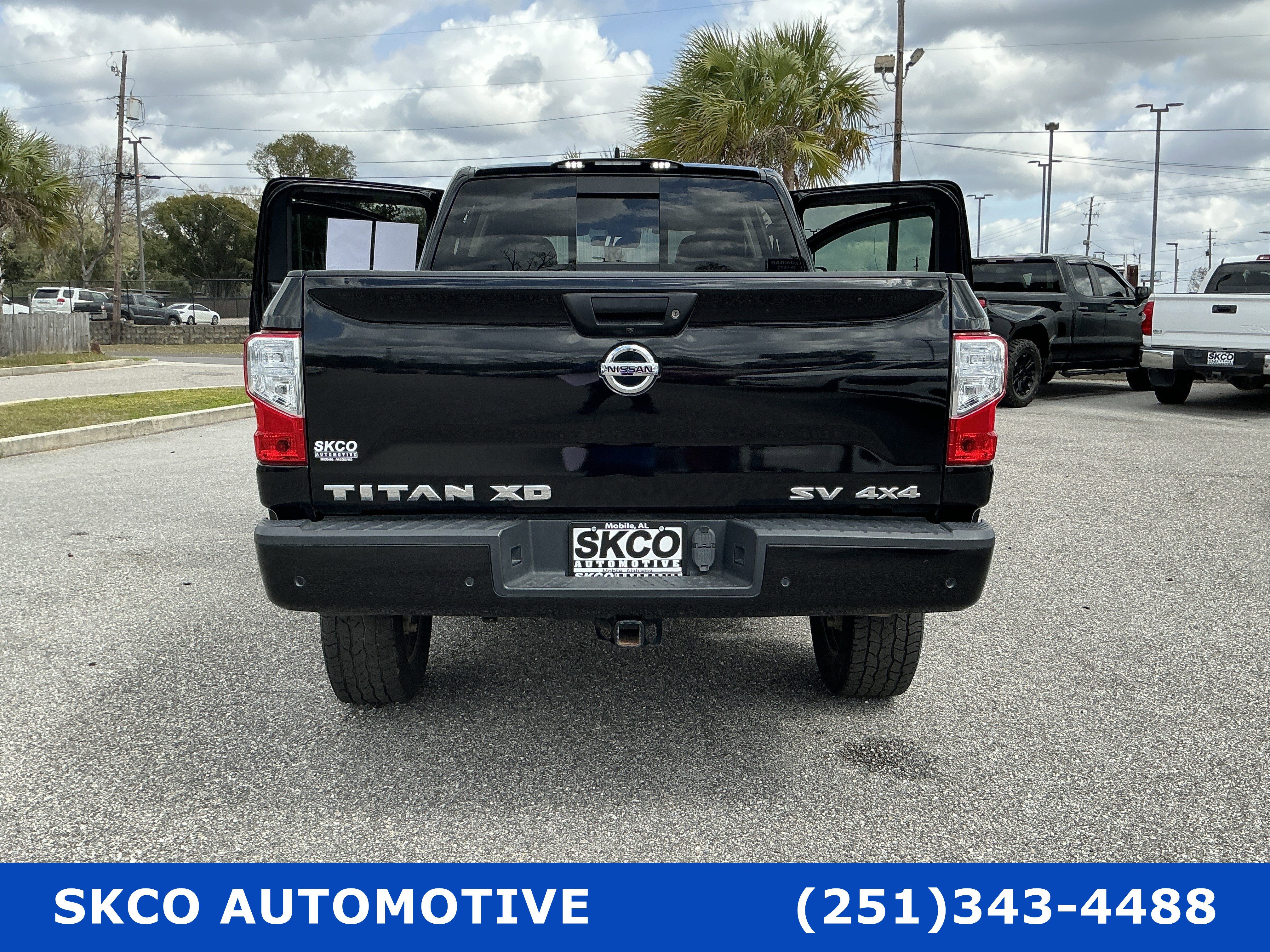 Used 2022 Nissan Titan SV image 32