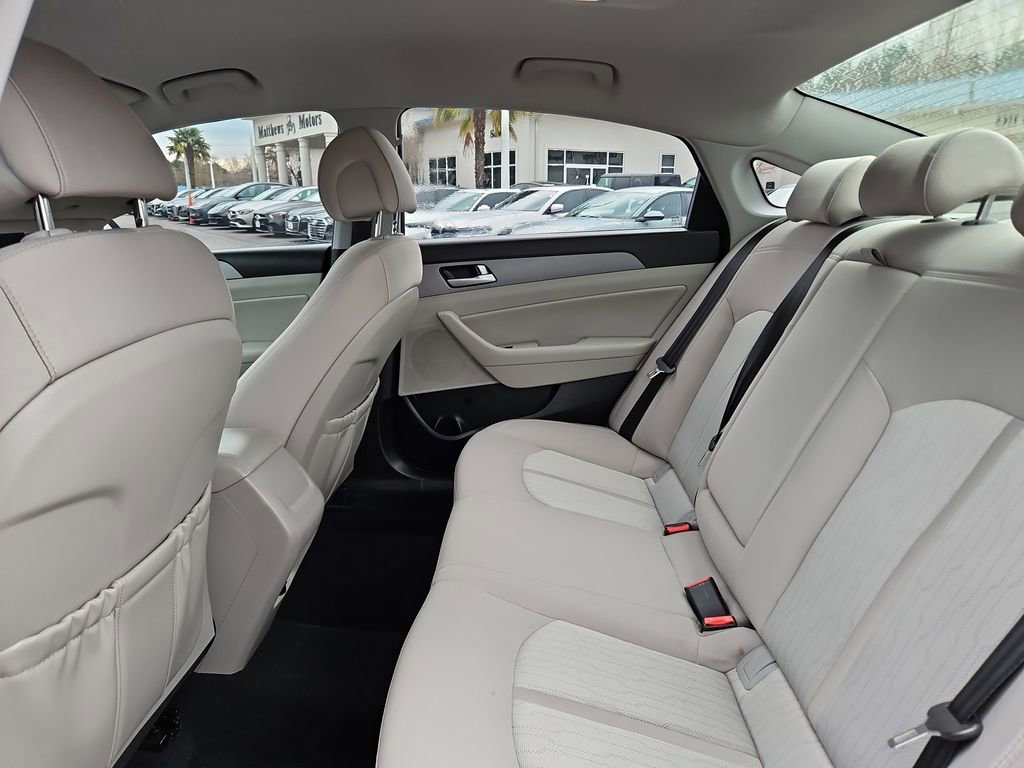 Used 2017 Hyundai Sonata SE image 24
