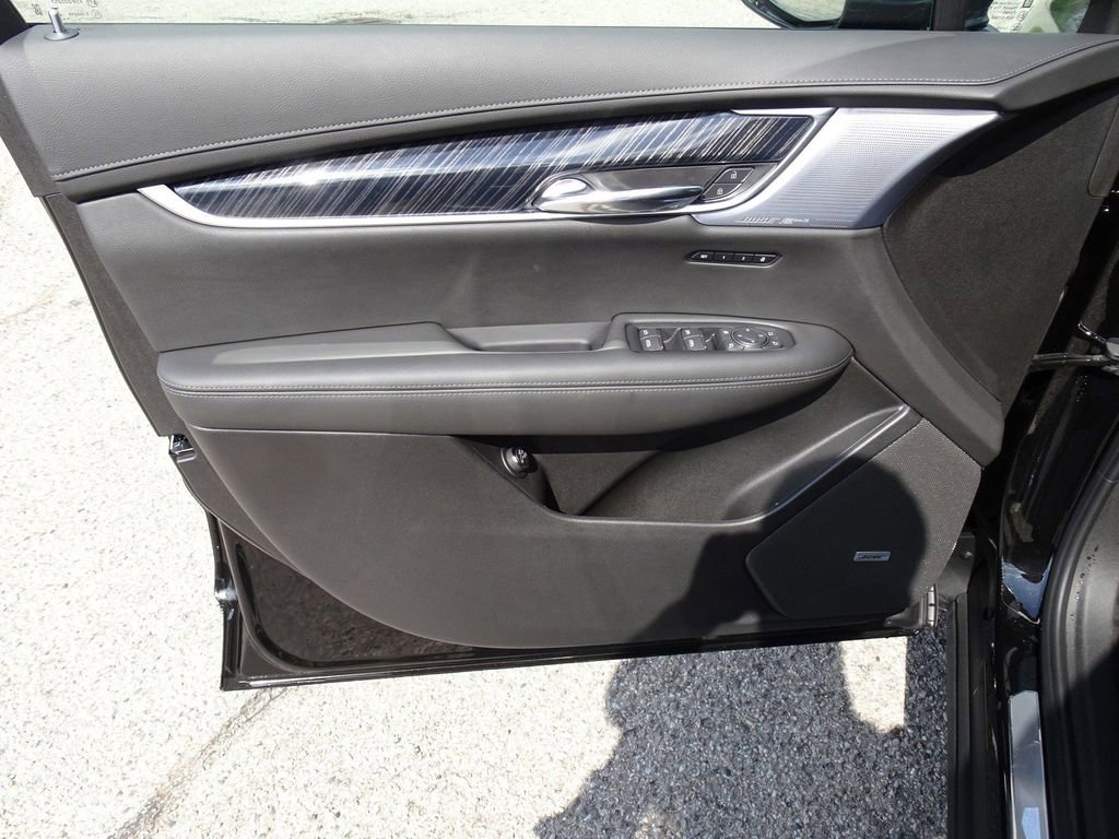 Certified 2025 Cadillac XT6 Premium Luxury image 13