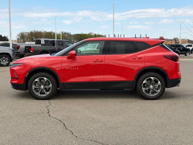 Used 2025 Chevrolet Blazer LT AWD/4WD image 10