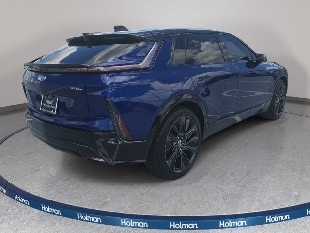 Used 2026 Cadillac Lyriq Signature Sport AWD/4WD image 6
