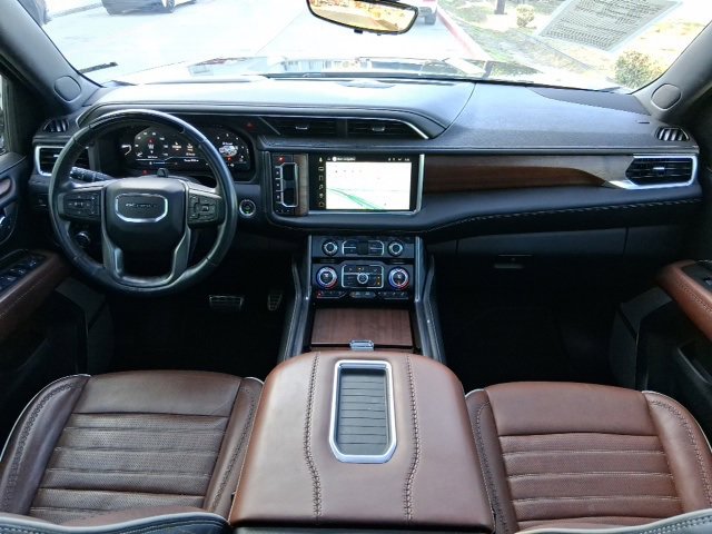 Used 2023 GMC Yukon XL Denali Ultimate image 9