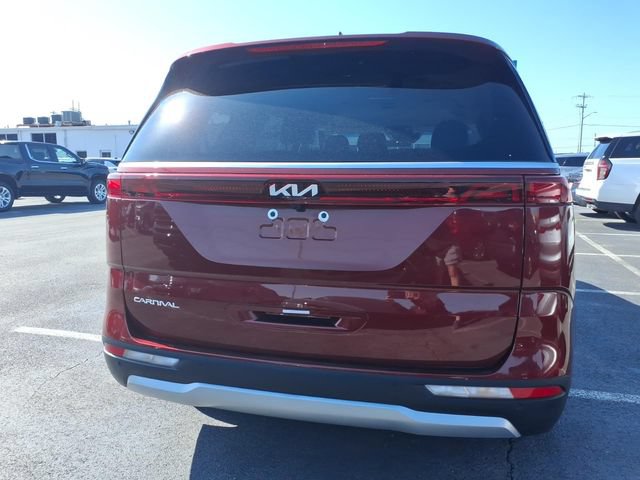 Used 2024 Kia Carnival EX FWD image 4