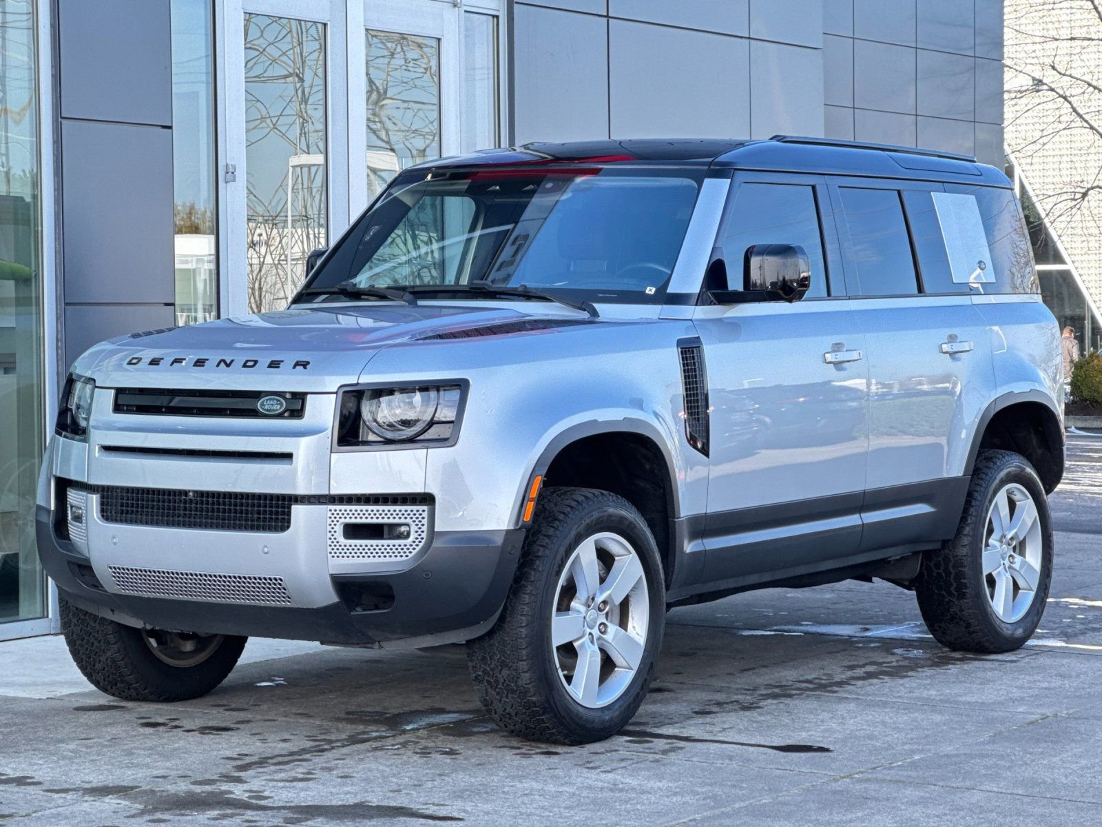 Used 2020 Land Rover Defender 110 First Edition AWD/4WD image 7