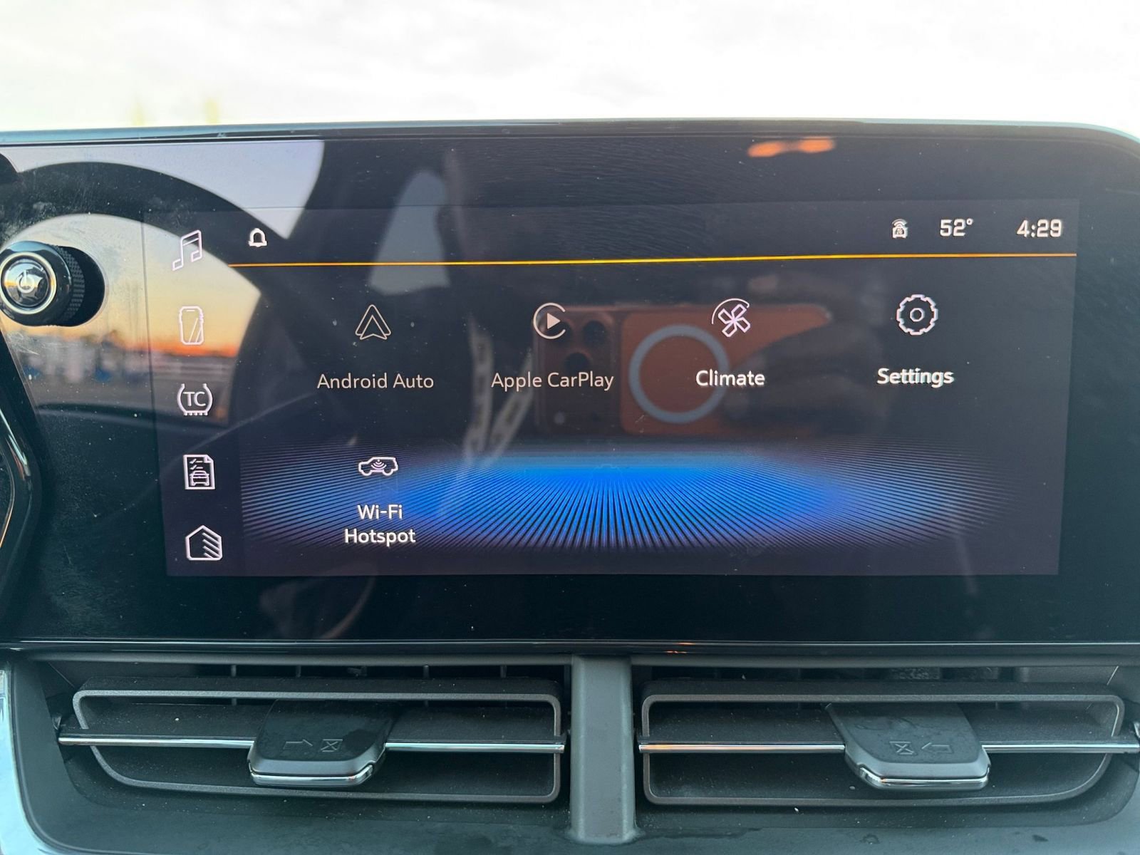 Used 2025 Chevrolet Trax LT image 21