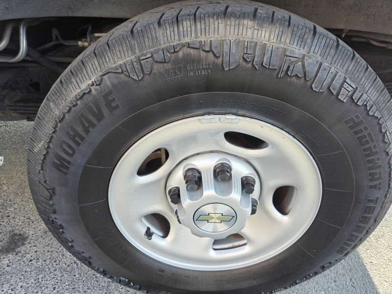 Used 2024 Chevrolet Express 3500 LS RWD image 16