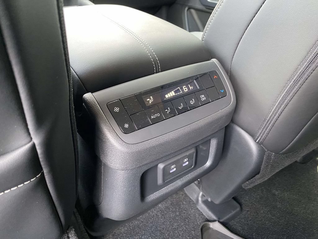 New 2026 Nissan Pathfinder SL FWD image 9