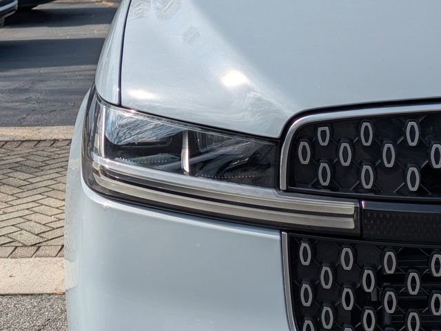 New 2025 Lincoln Navigator Reserve image 7