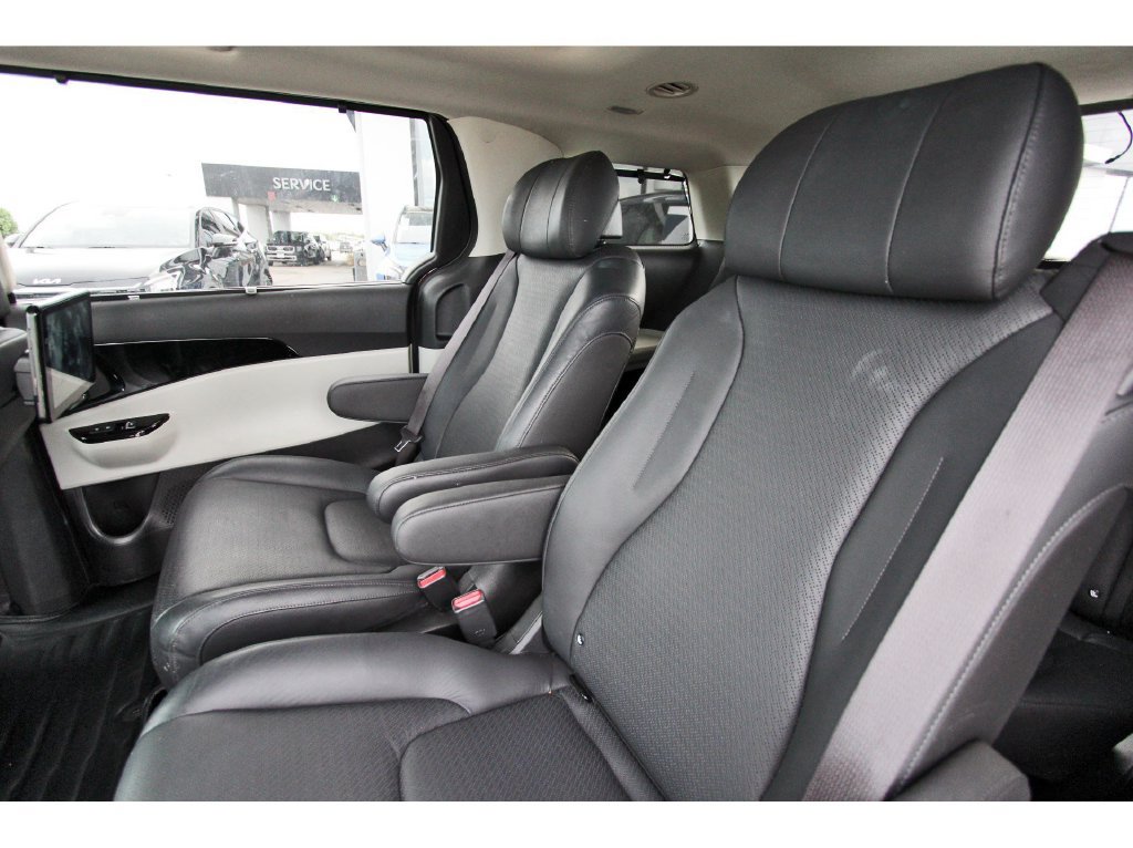 Used 2024 Kia Carnival SX Prestige FWD image 33