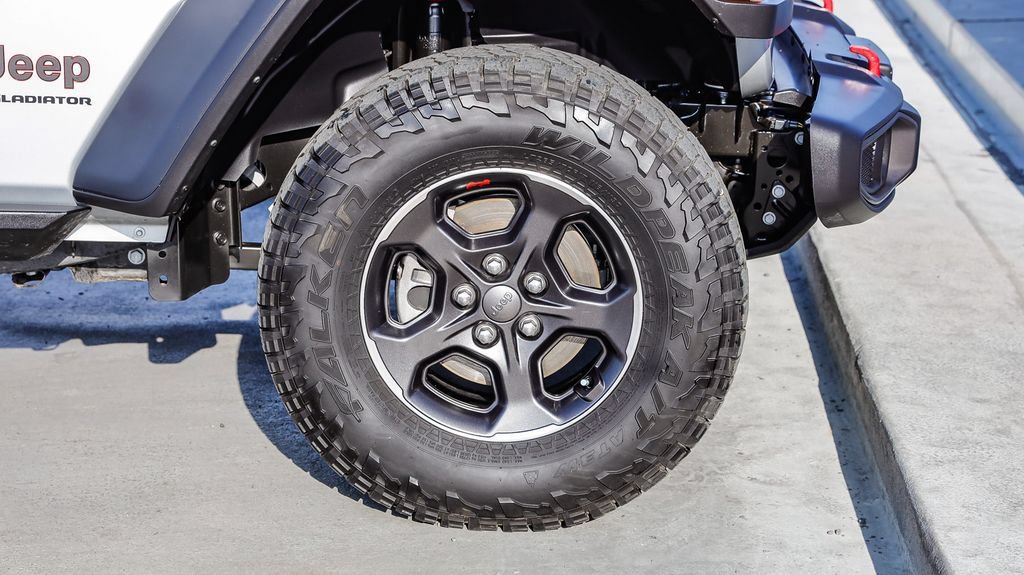 Used 2023 Jeep Gladiator Rubicon w/ Trailer Tow Package AWD/4WD image 11