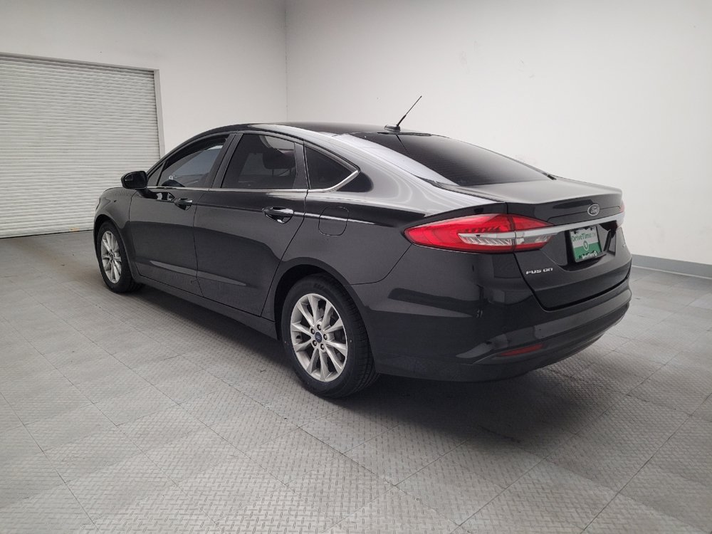 Used 2017 Ford Fusion SE w/ Fusion SE Technology Package FWD image 5