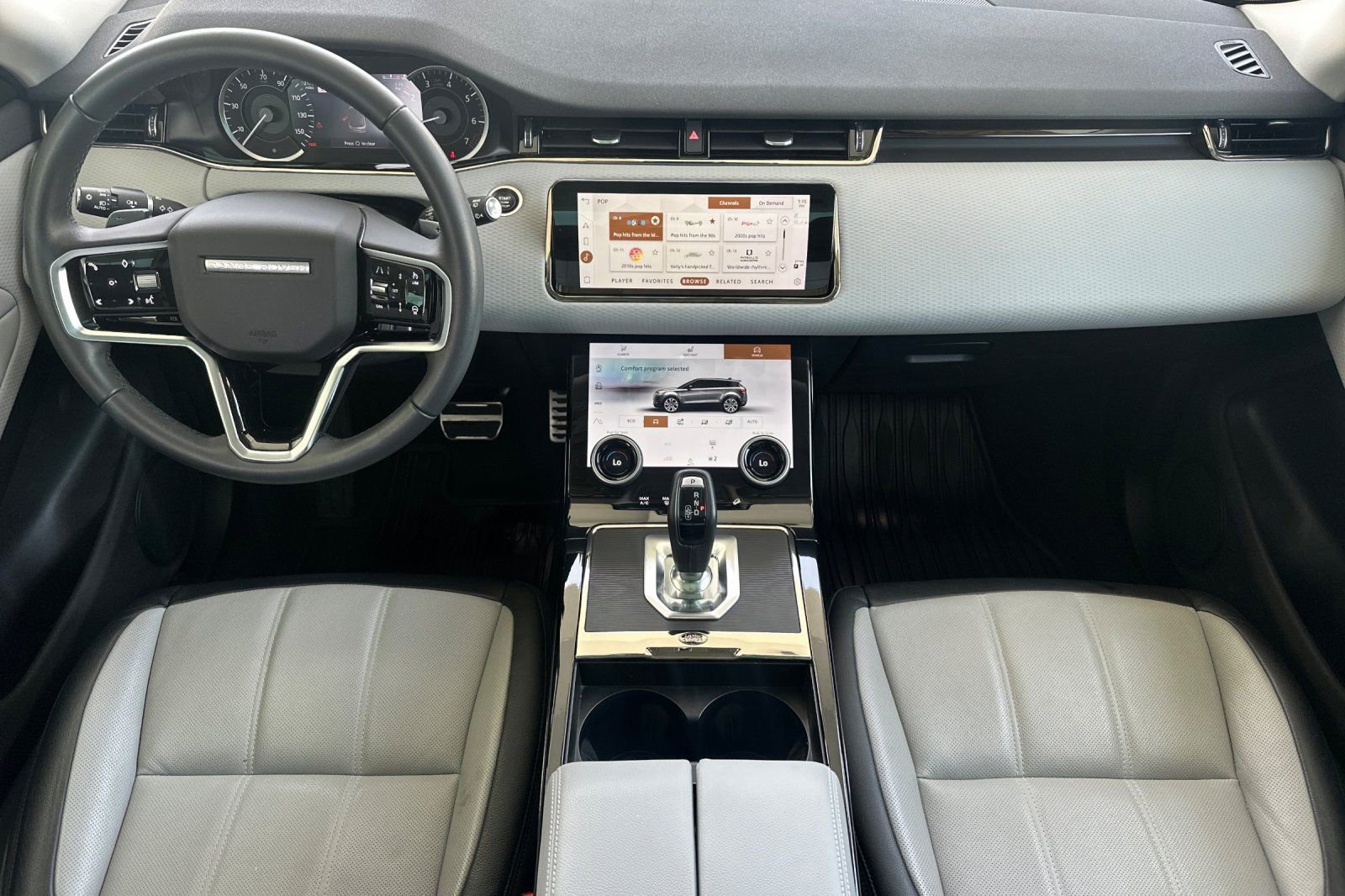 Used 2023 Land Rover Range Rover Evoque R-Dynamic S image 16