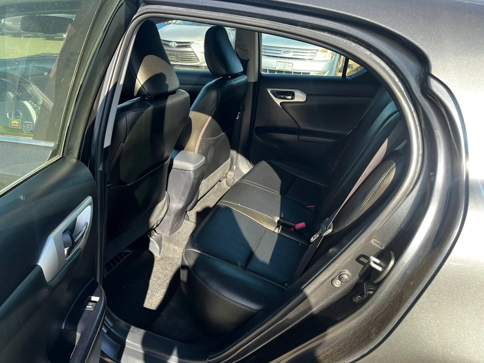 Used 2011 Lexus CT 200h Premium w/ Premium Audio Pkg FWD image 11