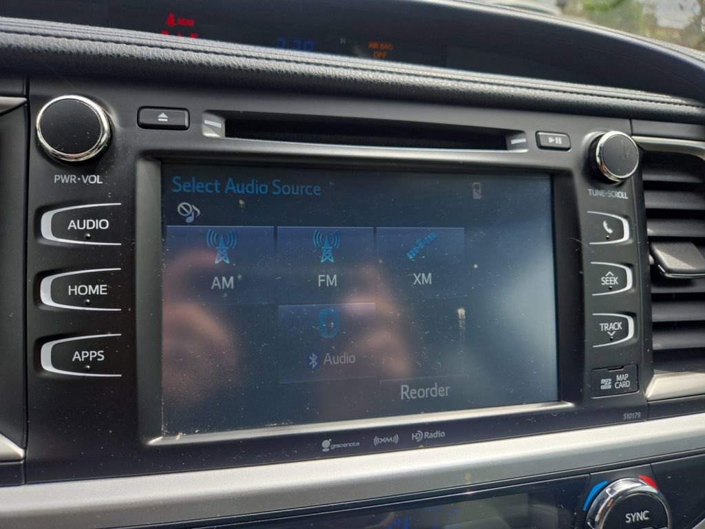 Used 2018 Toyota Highlander XLE AWD/4WD image 26